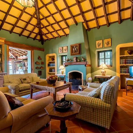 Villa Casa Alta El Revuelo Las Navas de la Concepcion